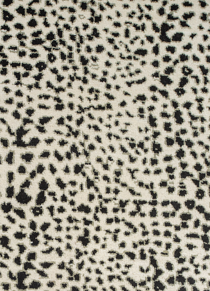 gilded age green wool hand knotted Rug - CloseUp