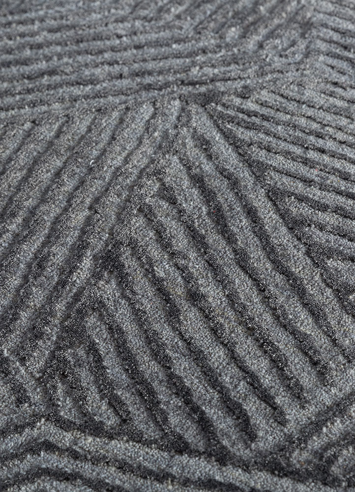 azalea grey and black wool and bamboo silk hand knotted Rug - CloseUp
