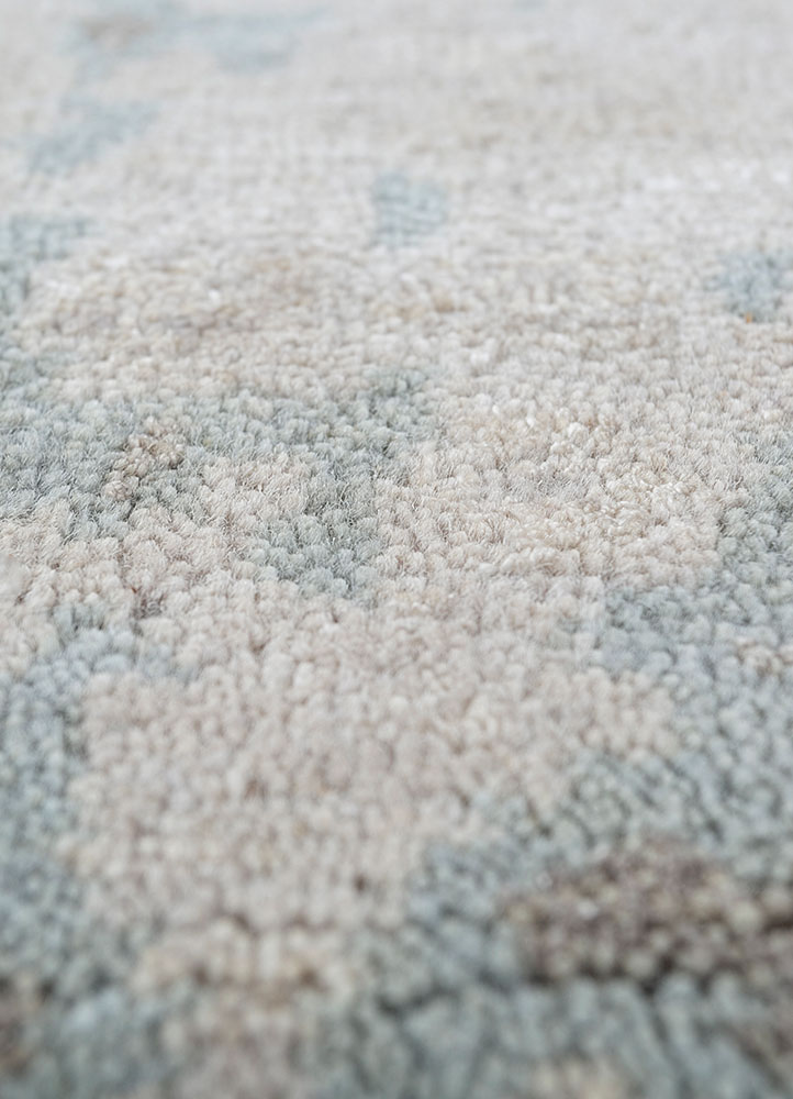 far east blue wool and bamboo silk hand knotted Rug - CloseUp