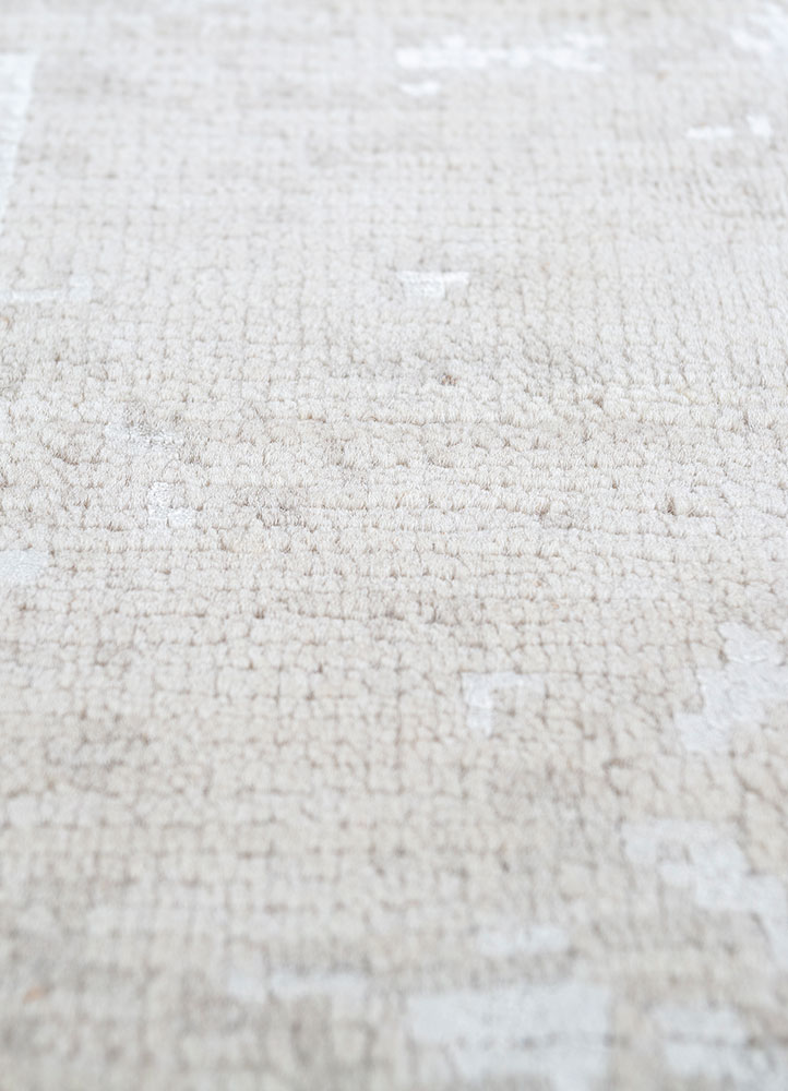 far east ivory wool and bamboo silk hand knotted Rug - CloseUp