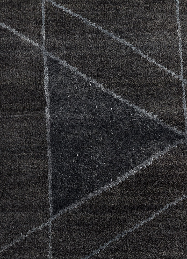 aakar by kavi grey and black wool and bamboo silk hand knotted Rug - CloseUp
