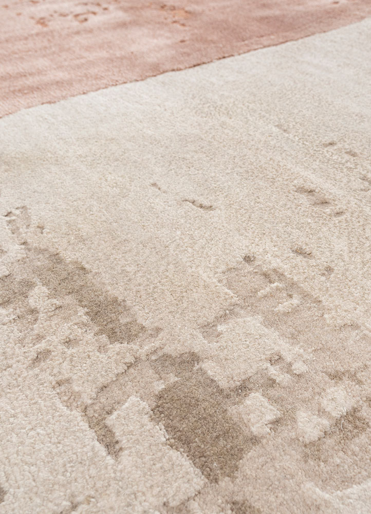 unfold by kavi ivory wool and bamboo silk hand knotted Rug - CloseUp