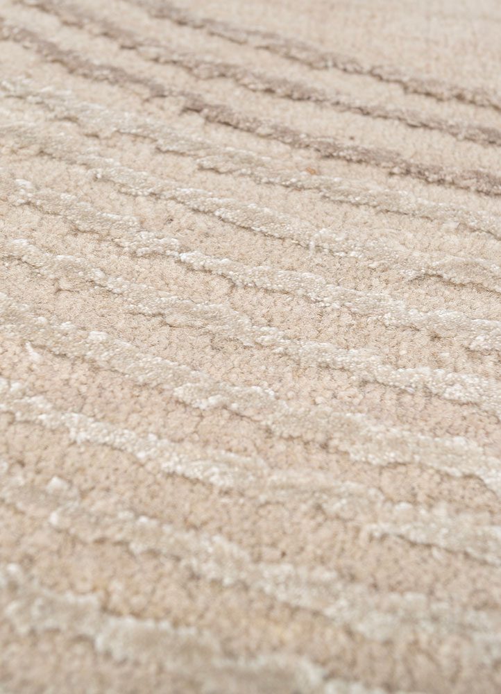 azalea ivory wool and bamboo silk hand knotted Rug - CloseUp
