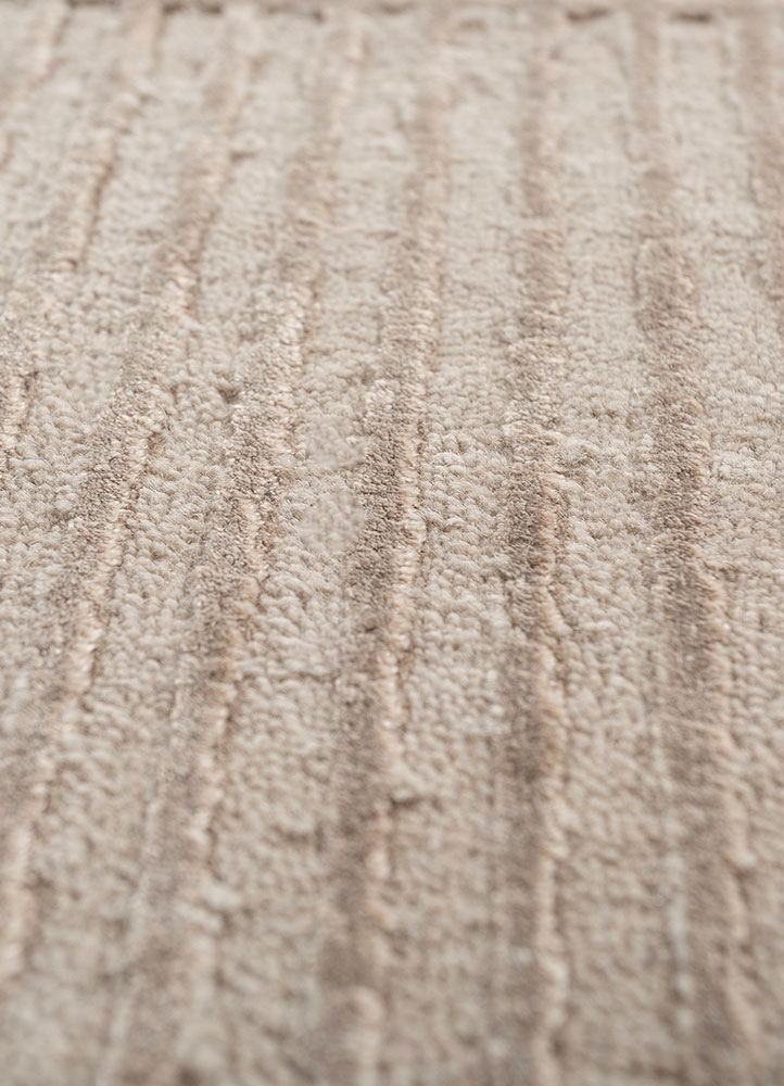 azalea ivory wool and bamboo silk hand knotted Rug - CloseUp