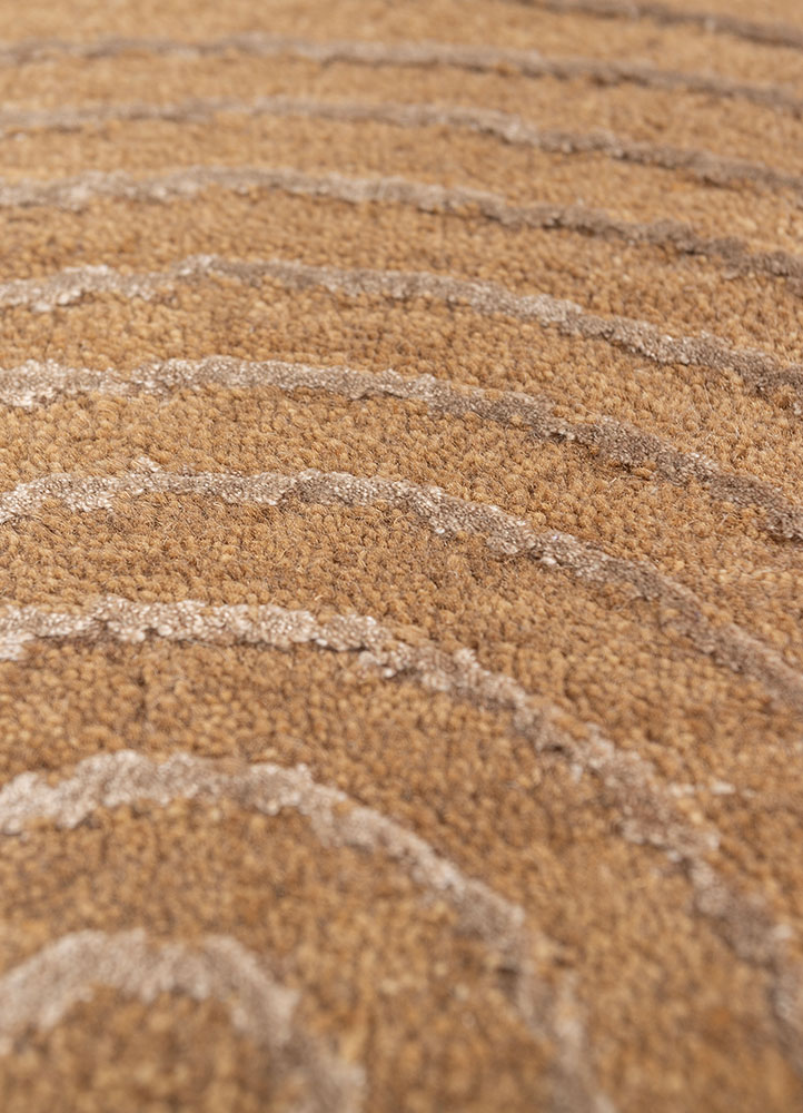 azalea beige and brown wool and bamboo silk hand knotted Rug - CloseUp