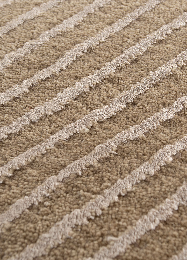 azalea beige and brown wool and bamboo silk hand knotted Rug - CloseUp