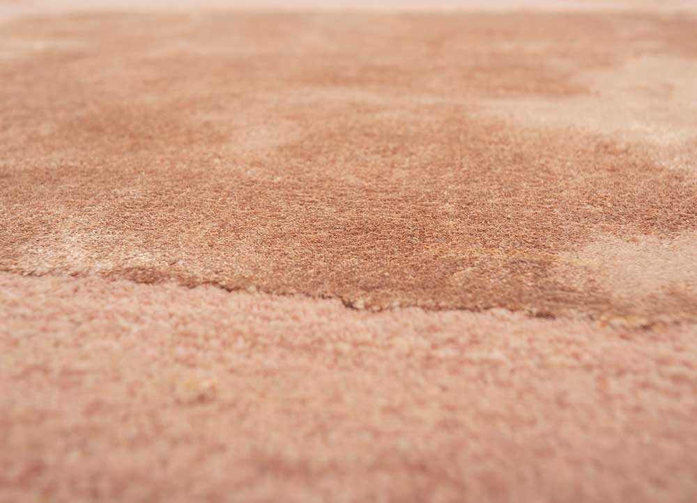 unfold by kavi red and orange wool and bamboo silk hand knotted Rug - CloseUp