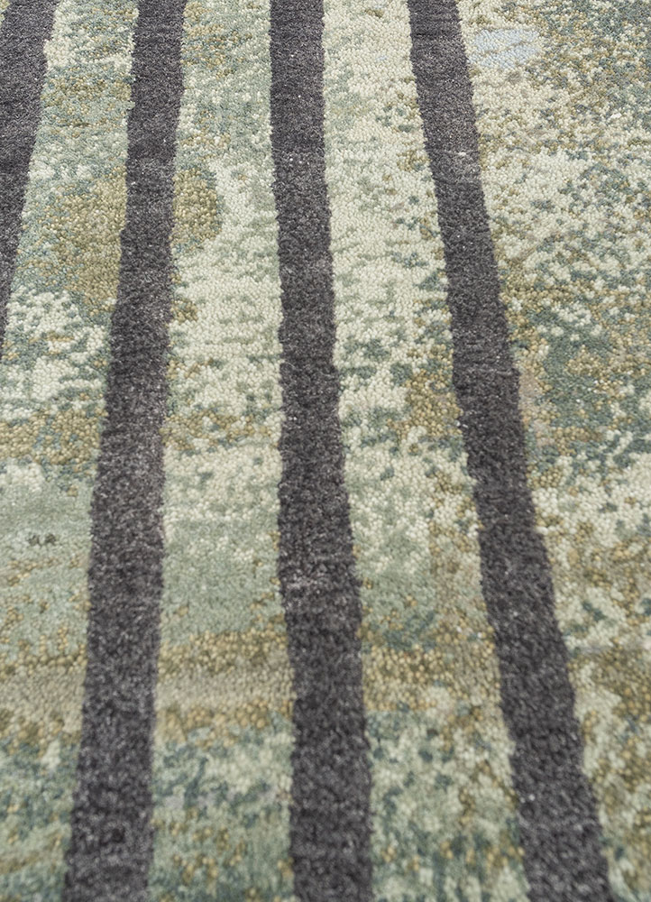 aakar by kavi green wool and bamboo silk hand knotted Rug - CloseUp