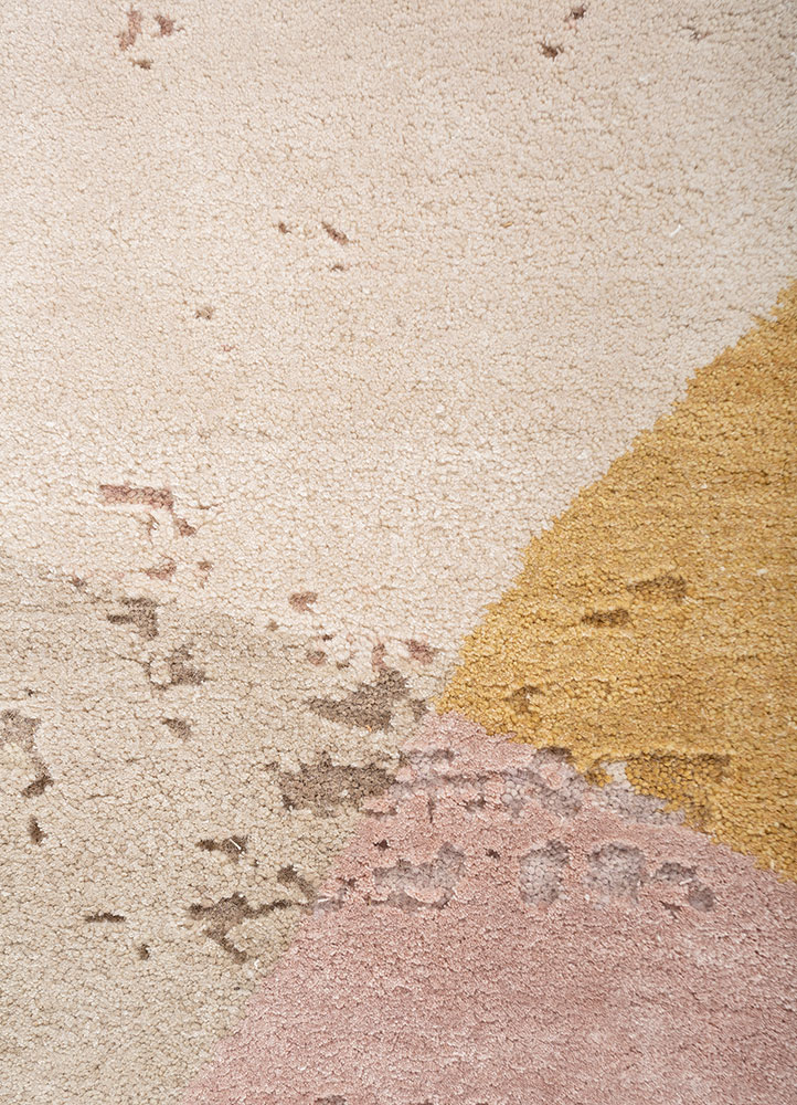 unfold by kavi ivory wool and bamboo silk hand knotted Rug - CloseUp