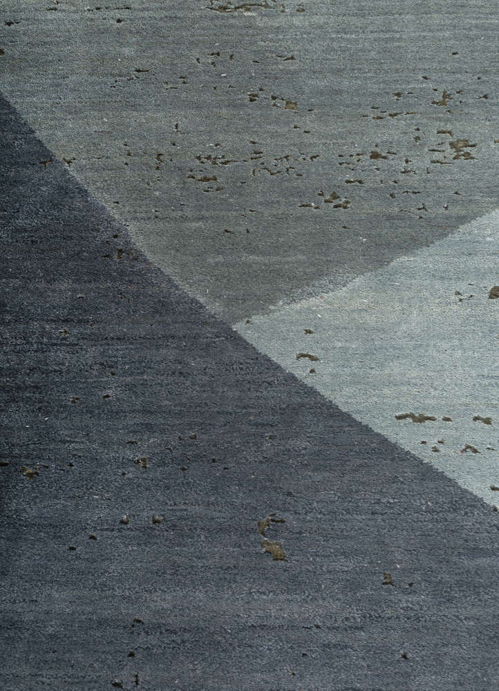 unfold by kavi green wool and bamboo silk hand knotted Rug - CloseUp