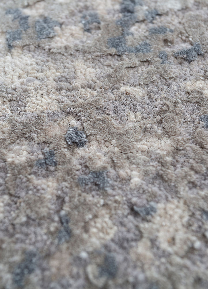 project error by kavi grey and black wool and bamboo silk hand knotted Rug - CloseUp
