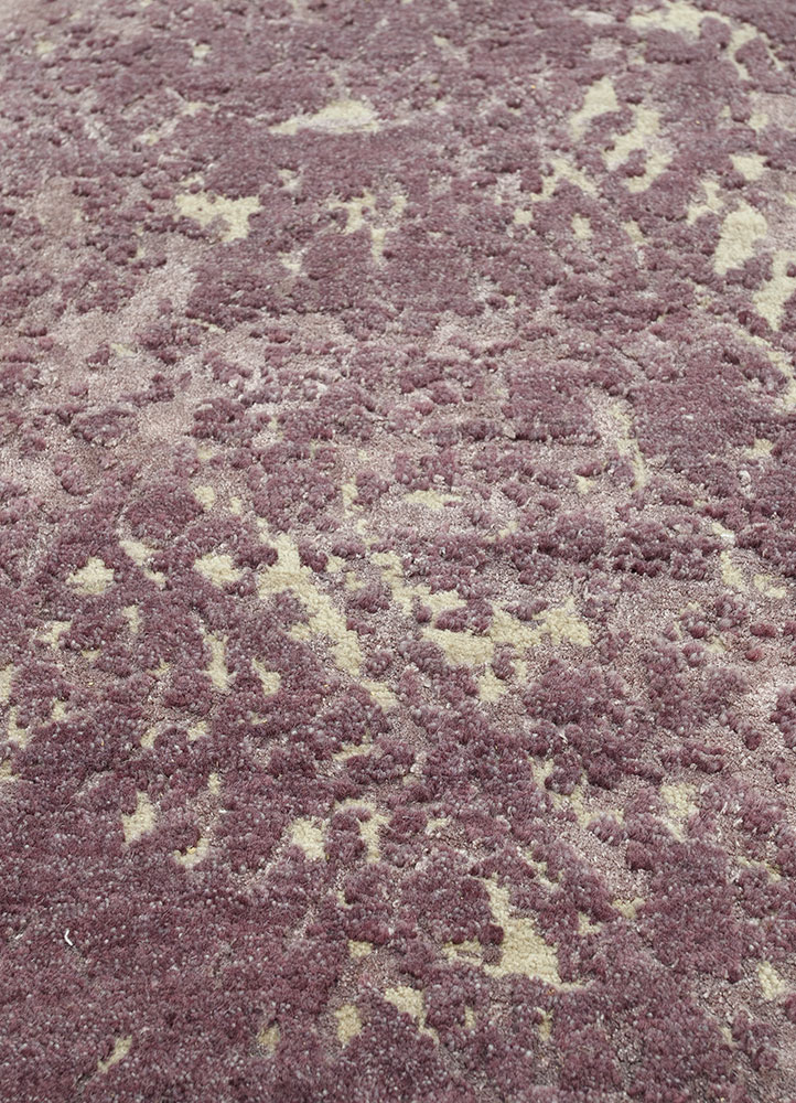 project error by kavi ivory wool and bamboo silk hand knotted Rug - CloseUp