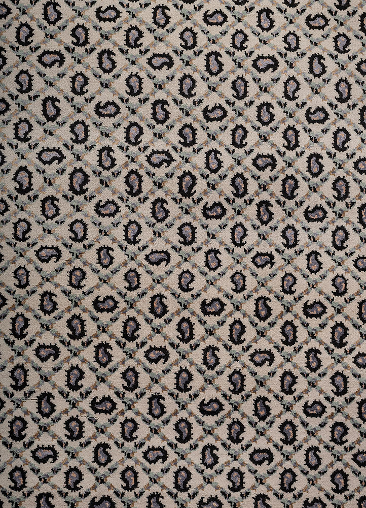 gilded age ivory wool and bamboo silk hand knotted Rug - CloseUp