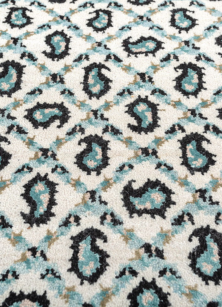 gilded age ivory wool and bamboo silk hand knotted Rug - CloseUp