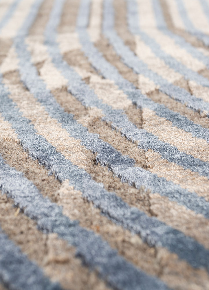 aakar by kavi grey and black wool and bamboo silk hand knotted Rug - CloseUp