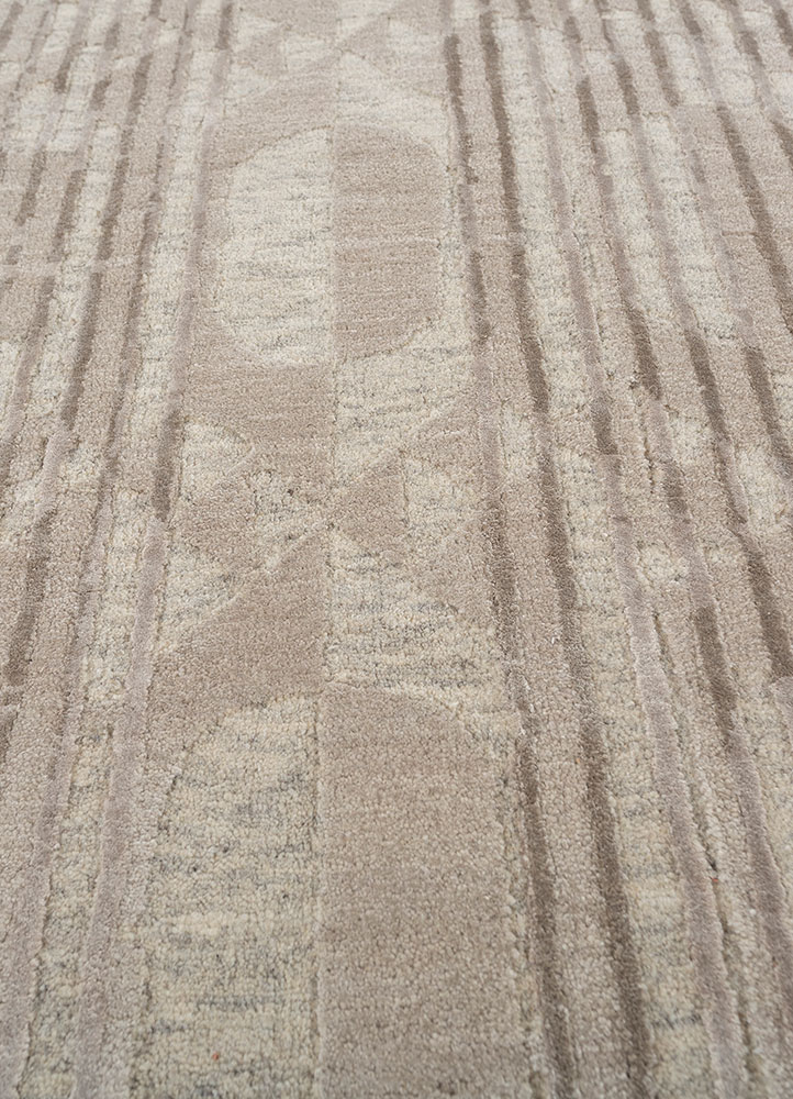 aakar by kavi ivory wool and bamboo silk hand knotted Rug - CloseUp