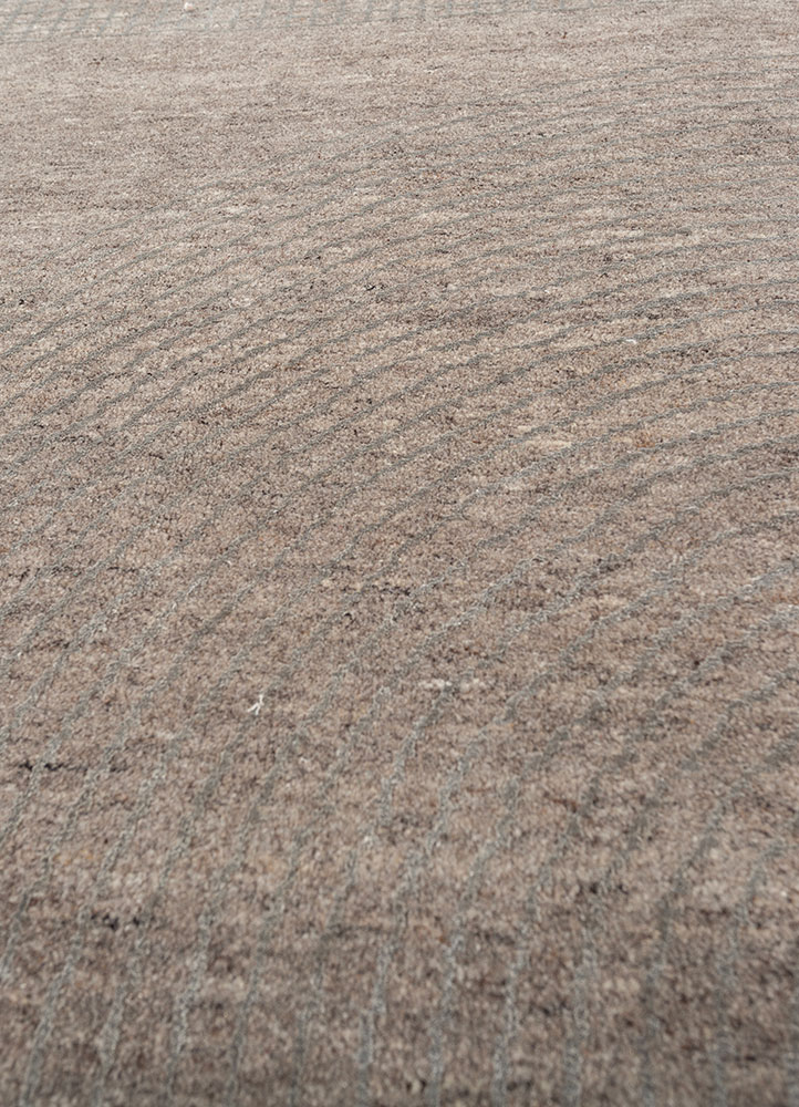 azalea beige and brown wool and bamboo silk hand knotted Rug - CloseUp