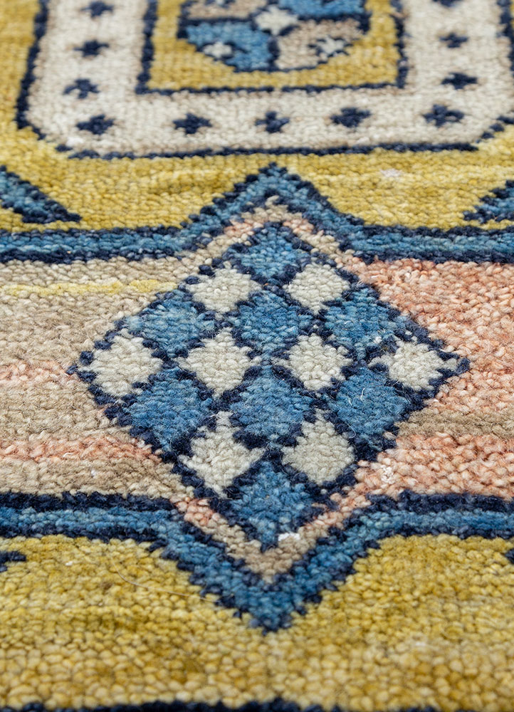 savana green wool hand knotted Rug - CloseUp