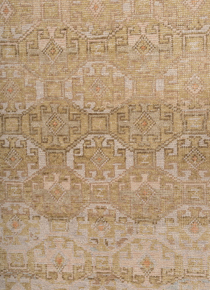 erbe gold wool hand knotted Rug - CloseUp