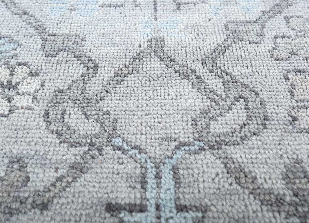 erbe grey and black wool hand knotted Rug - CloseUp