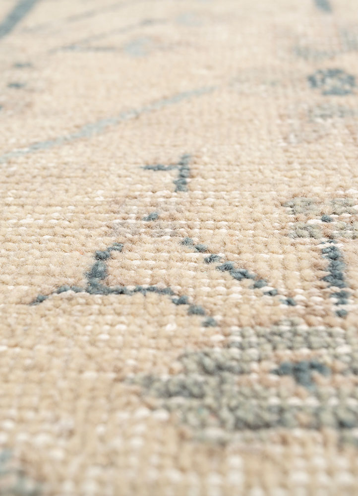 erbe grey and black wool hand knotted Rug - CloseUp