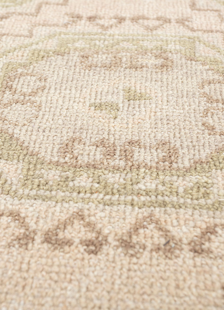 erbe red and orange wool hand knotted Rug - CloseUp