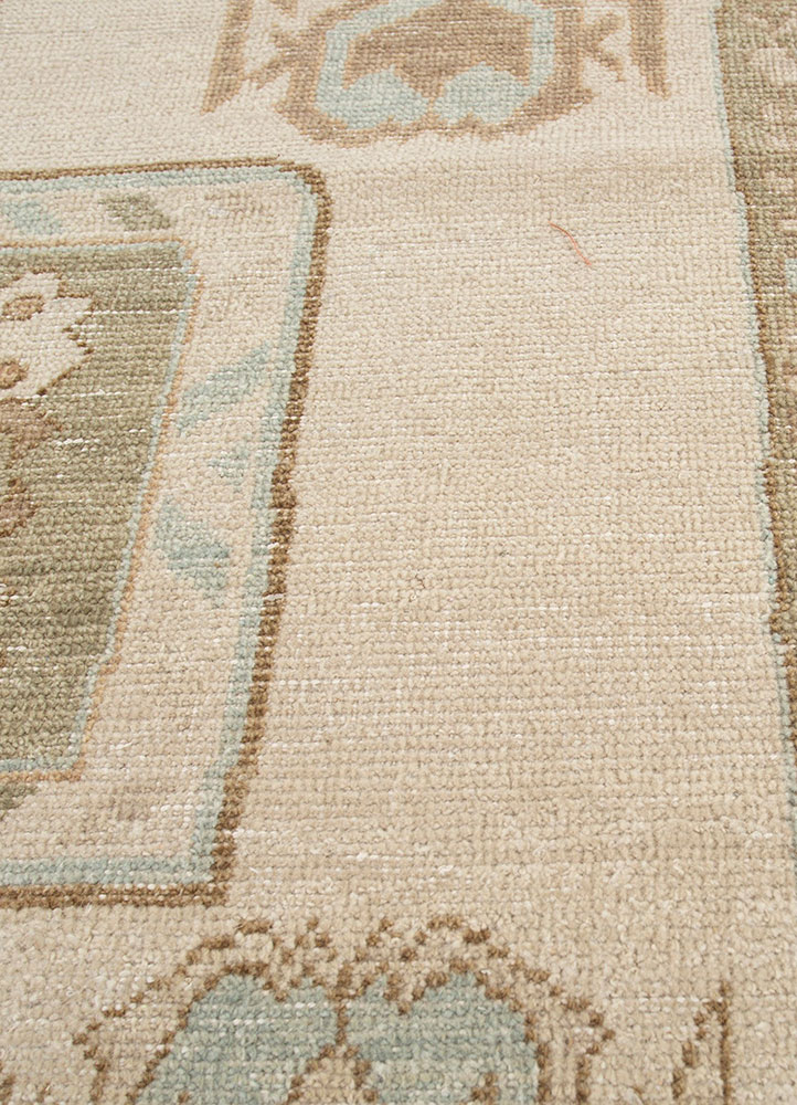 erbe ivory wool hand knotted Rug - CloseUp