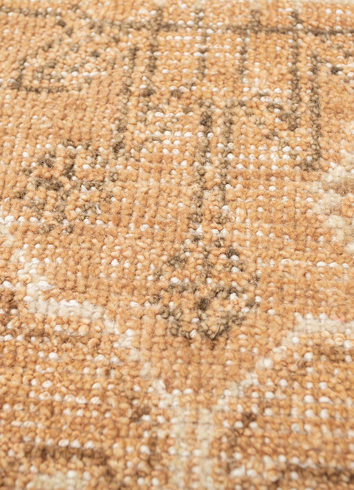 thyme red and orange wool hand knotted Rug - CloseUp