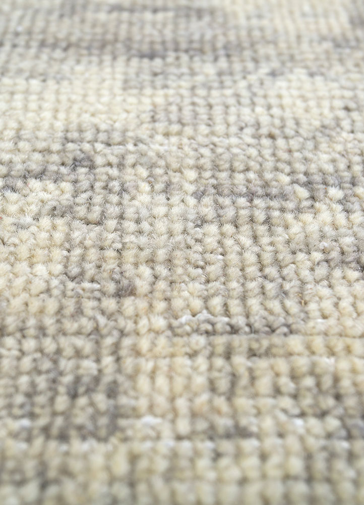 erbe grey and black wool hand knotted Rug - CloseUp