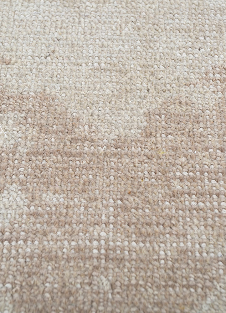 erbe ivory wool hand knotted Rug - CloseUp
