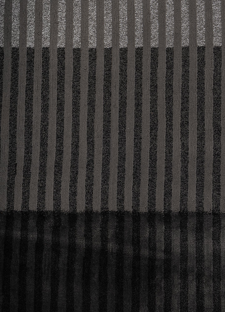 tesoro grey and black acrylic hand loom Rug - CloseUp