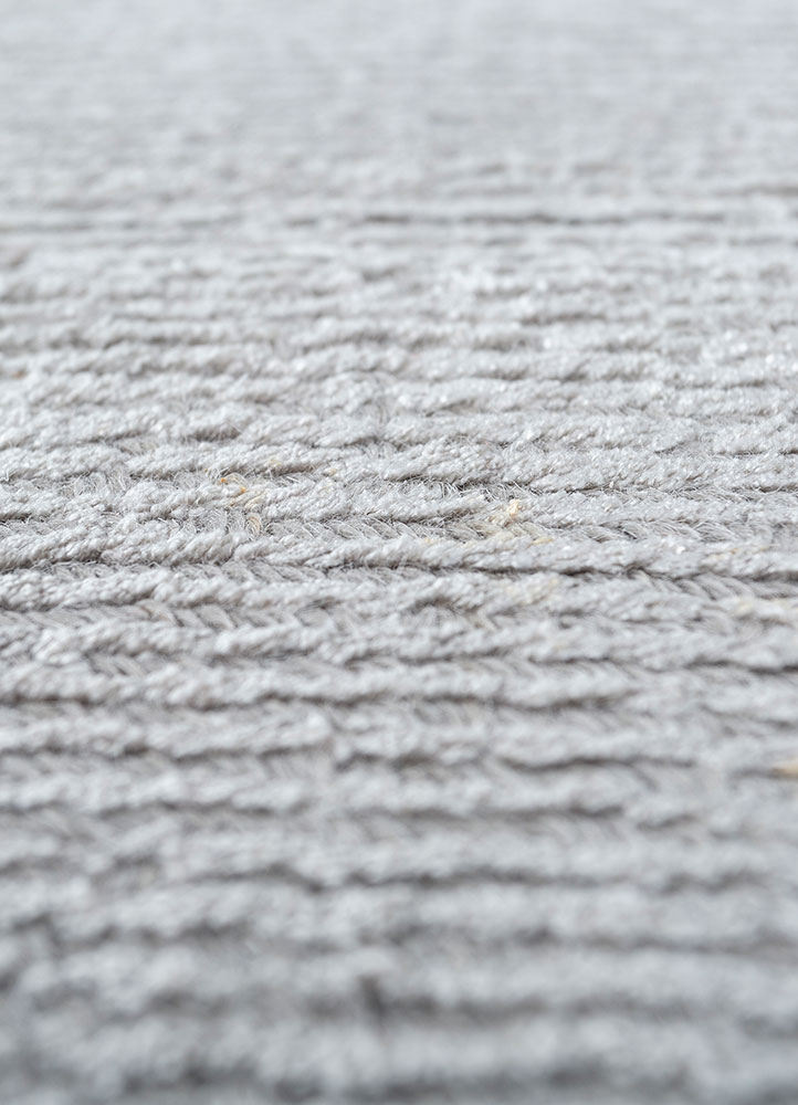 basis grey and black wool and viscose hand loom Rug - CloseUp