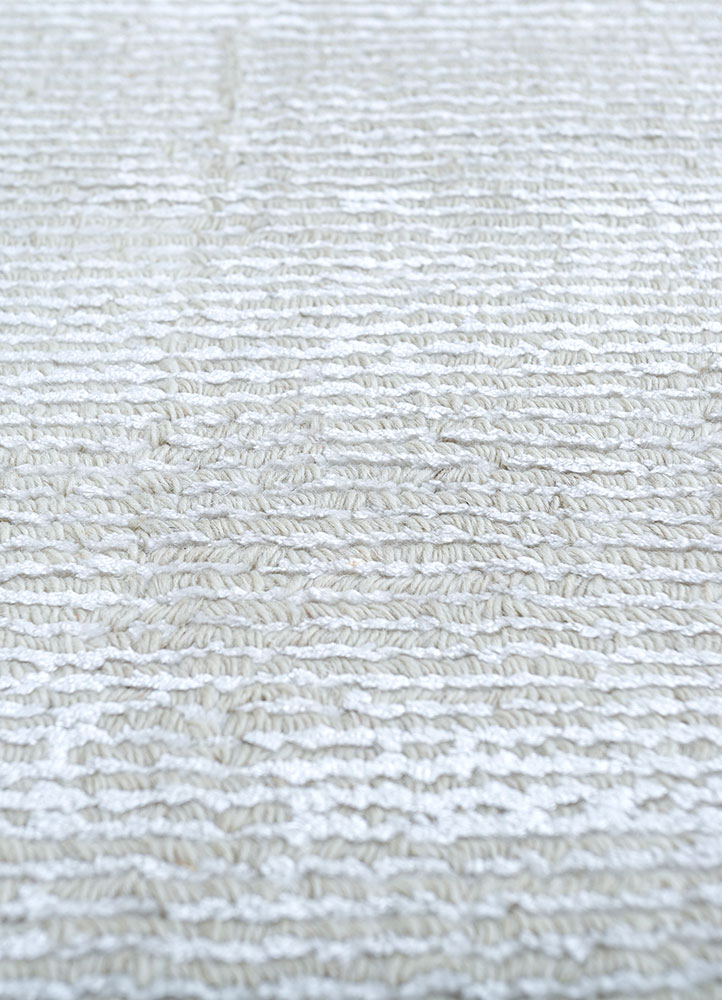 basis ivory wool and viscose hand loom Rug - CloseUp