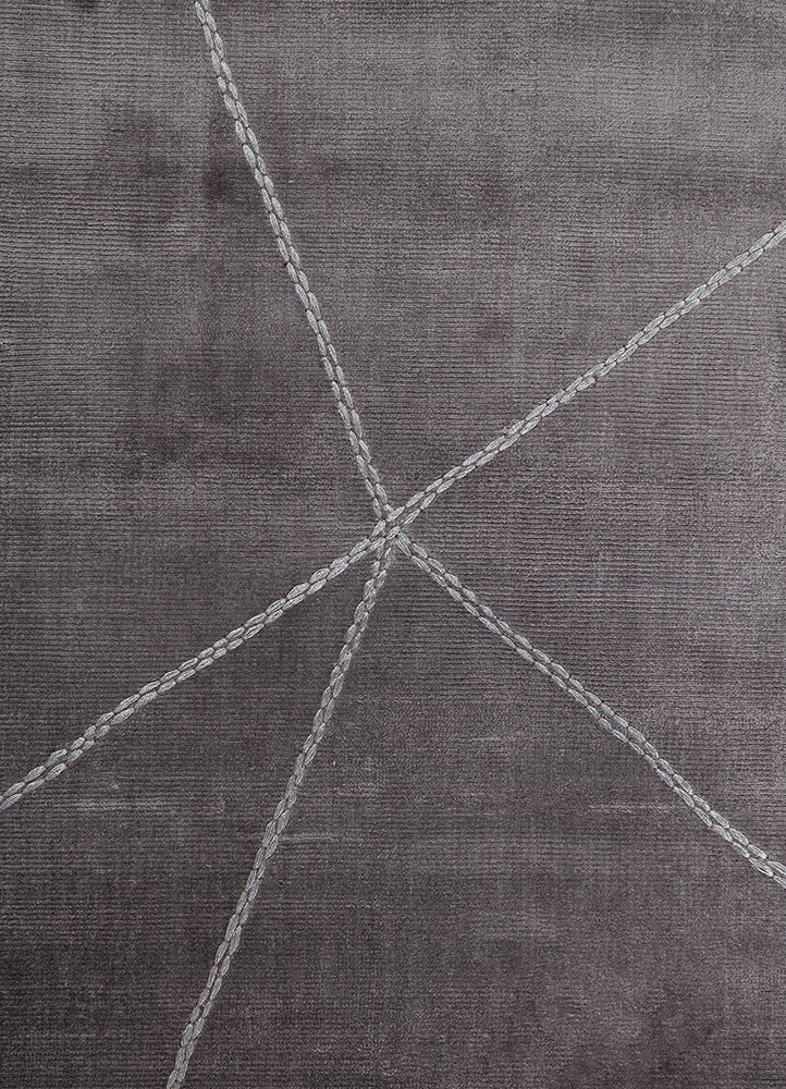 saga grey and black viscose hand loom Rug - CloseUp