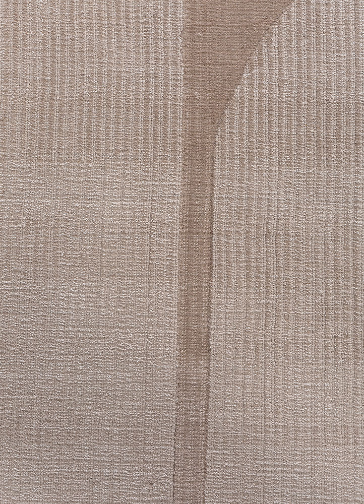 saga ivory wool and bamboo silk hand loom Rug - CloseUp