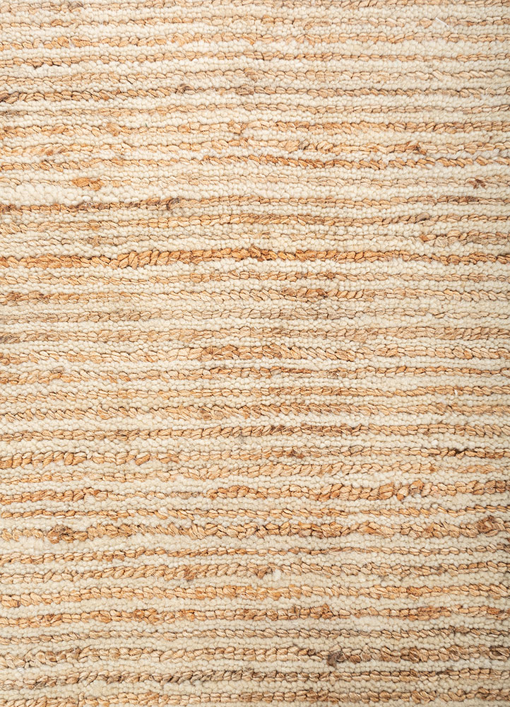 saga ivory wool hand loom Rug - CloseUp