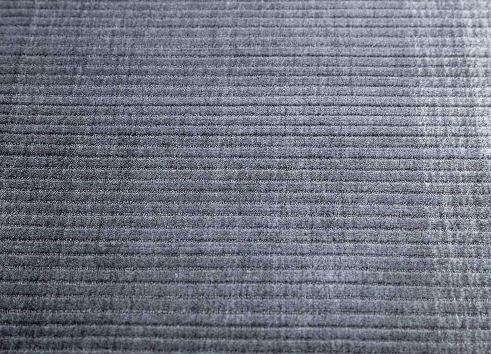 jean grey and black wool hand loom Rug - CloseUp
