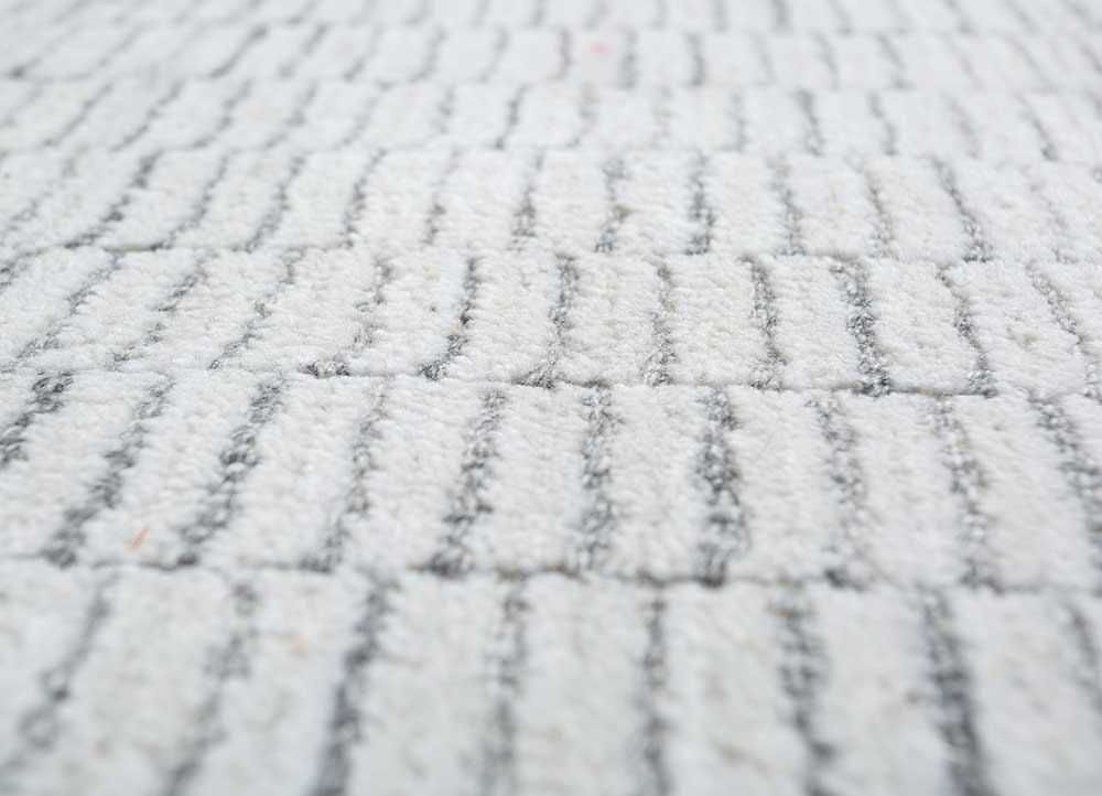 saga ivory wool hand loom Rug - CloseUp