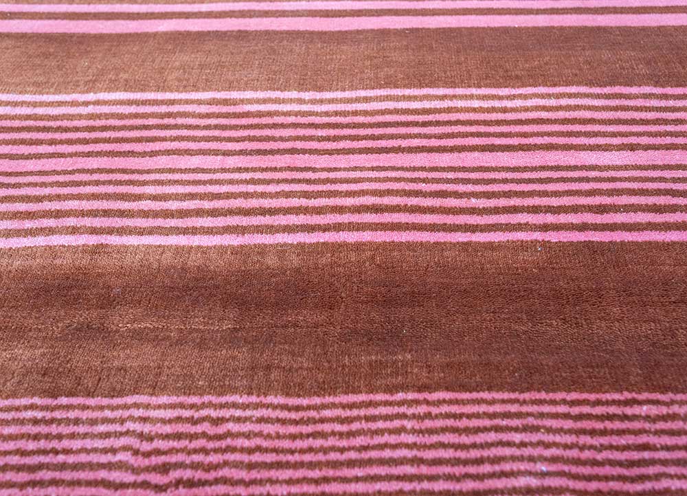 basis red and orange wool hand loom Rug - CloseUp