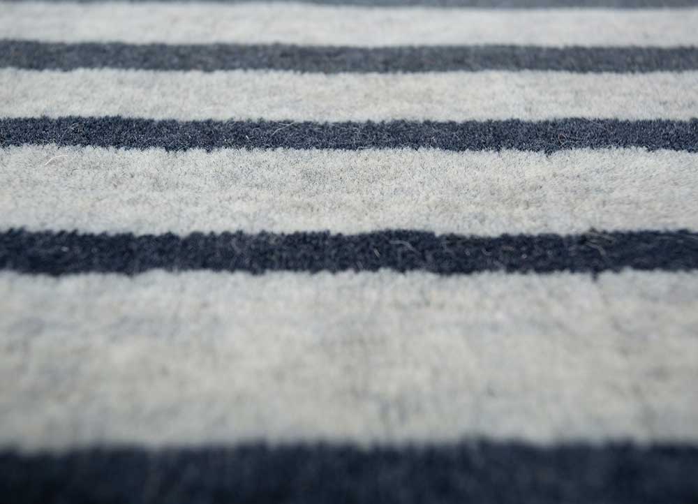 saga blue wool hand loom Rug - CloseUp
