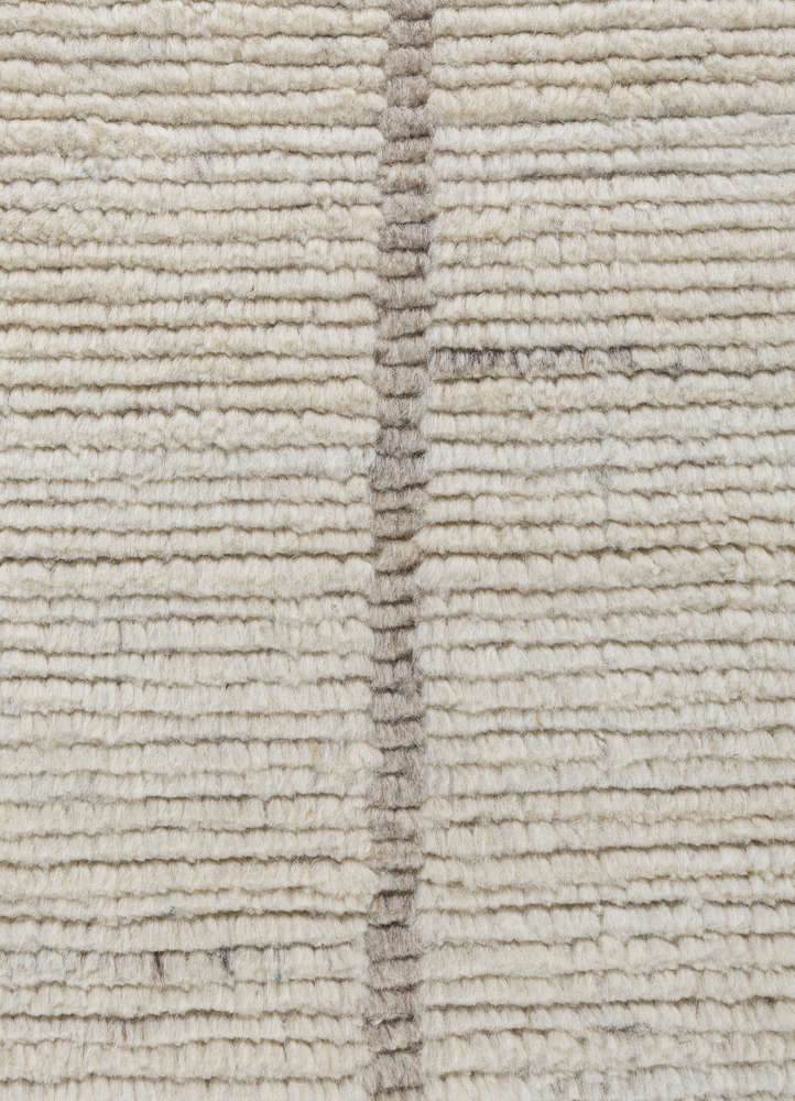 saga ivory wool hand loom Rug - CloseUp