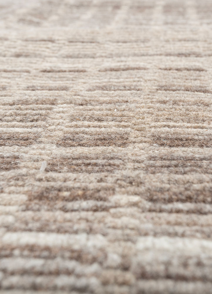 saga grey and black wool hand loom Rug - CloseUp
