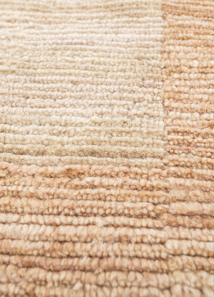 saga beige and brown wool hand loom Rug - CloseUp