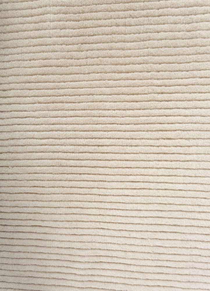 jean red and orange wool hand loom Rug - CloseUp