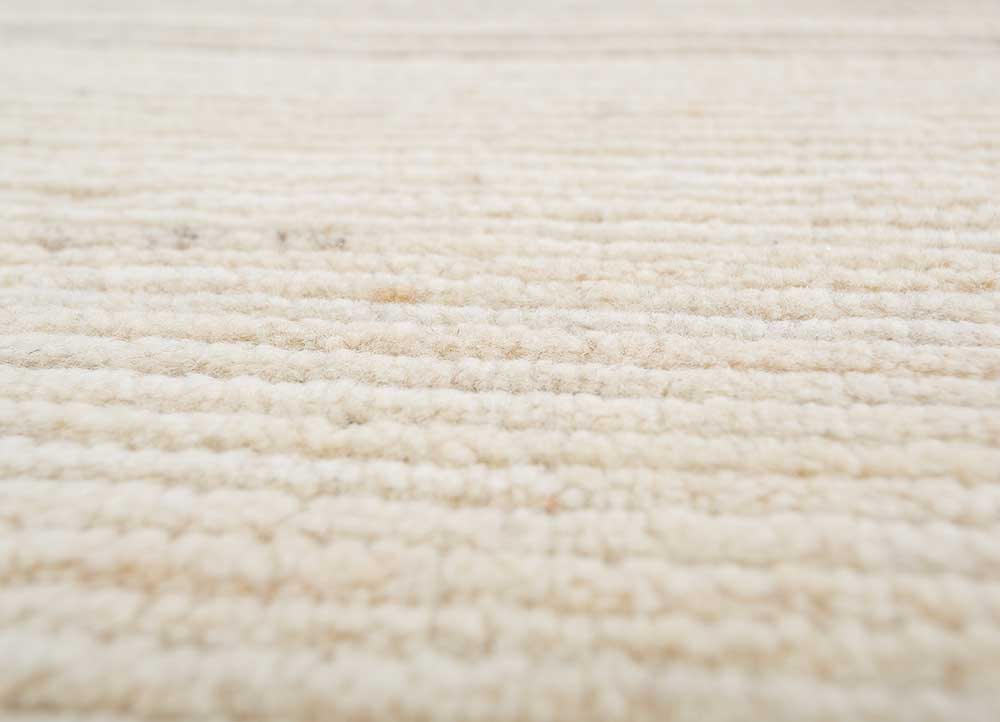 saga ivory wool hand loom Rug - CloseUp