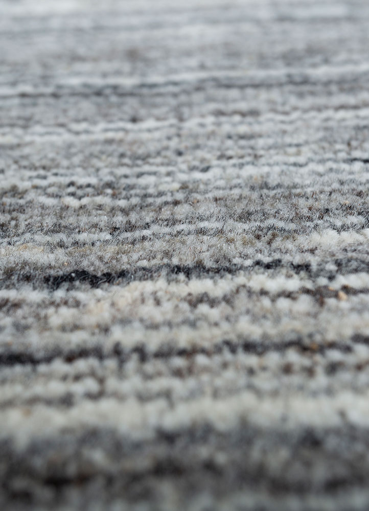 saga ivory wool hand loom Rug - CloseUp