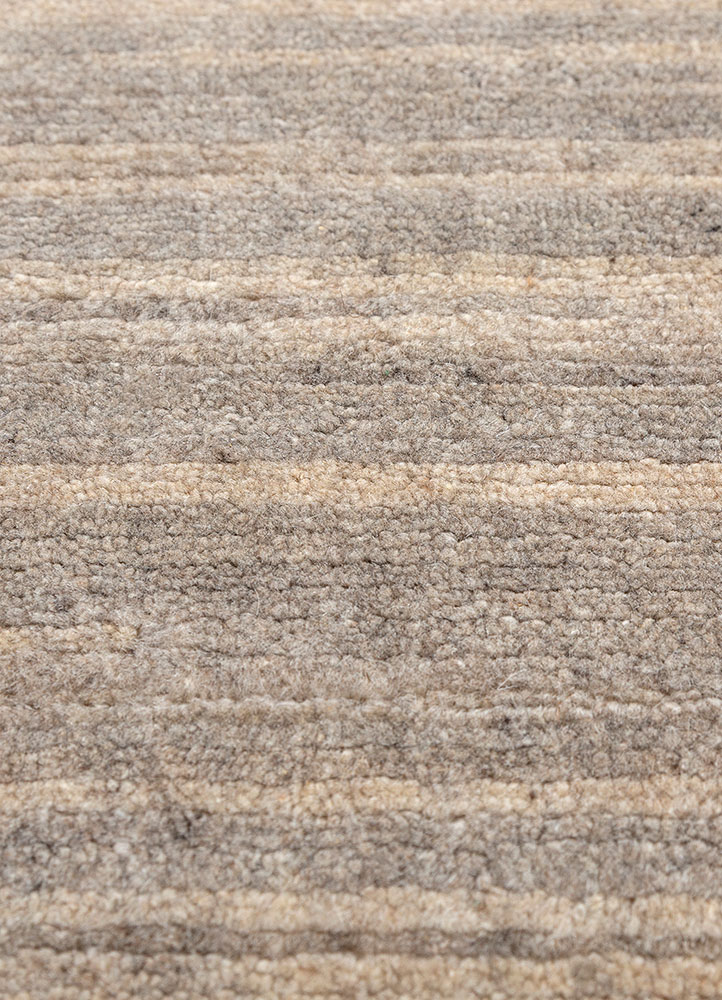 saga beige and brown wool hand loom Rug - CloseUp