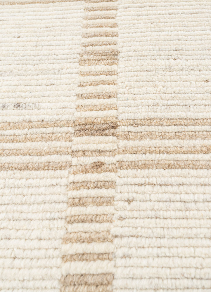 saga ivory wool hand loom Rug - CloseUp