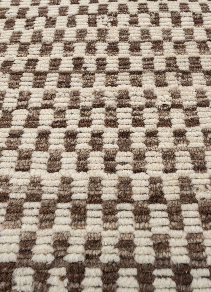 saga ivory wool hand loom Rug - CloseUp