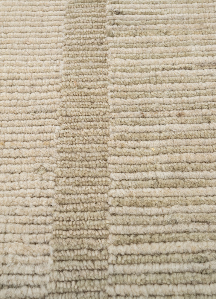 saga ivory wool hand loom Rug - CloseUp